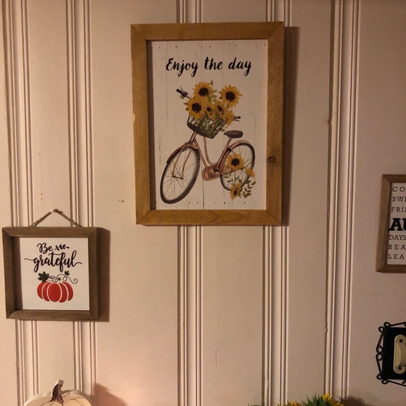 Large hanging “Enjoy the day sign” - Picture 2 of 2